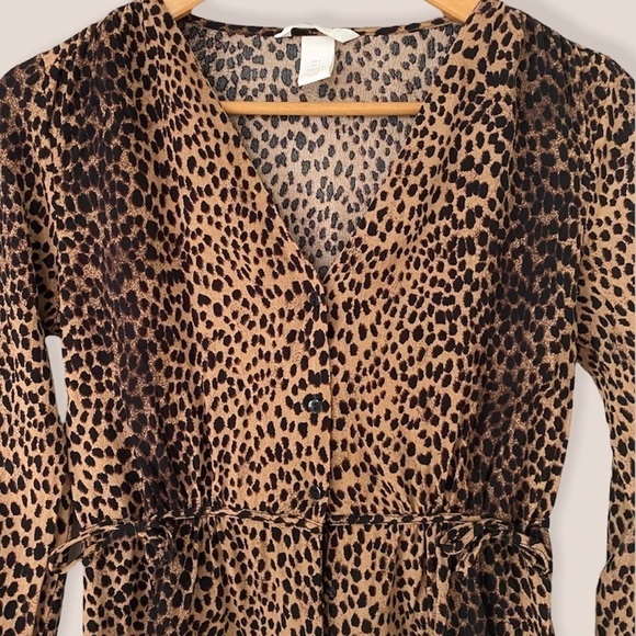 H&M Cheetah Print Crepe Blouse - Picture 3 of 10